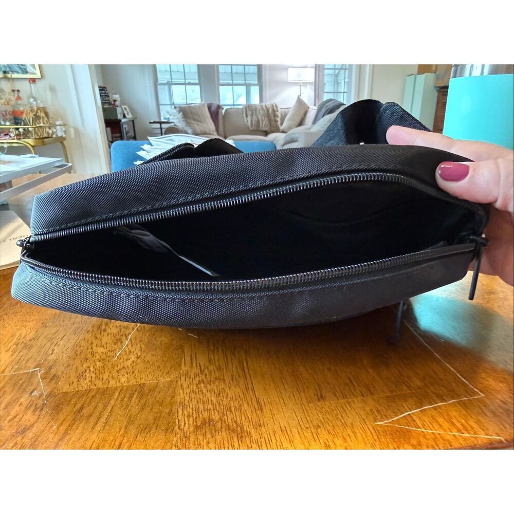 Puma Belt bag - barely used - Picture 2 of 3